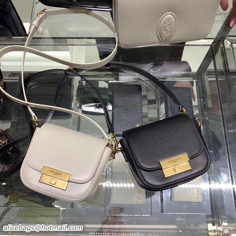 Grade Yves Saint Laurent Shoulder Bag Y566959 White