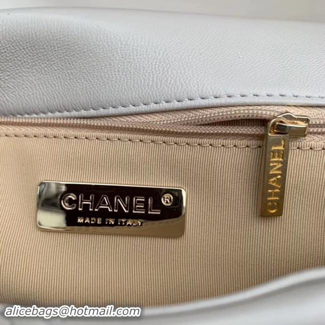 Sumptuous Chanel 19 flap bag AS1161 white