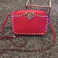 Discount Valentino Garavani Rockstud leather shoulder bag 7279 red