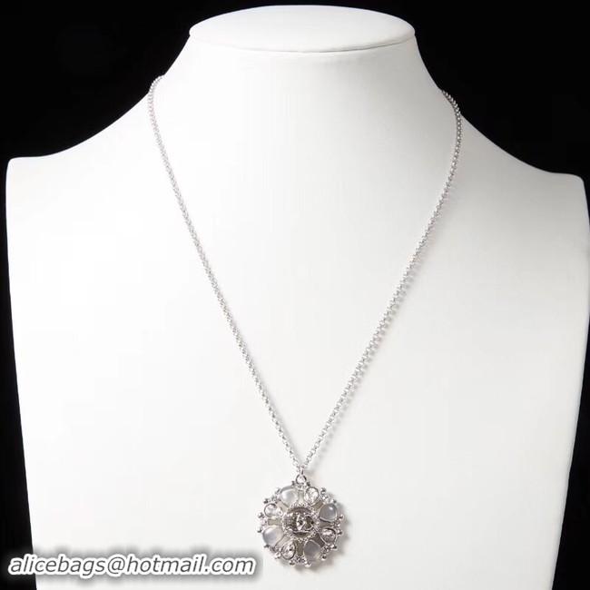 Feminine Chanel Necklace CE2123