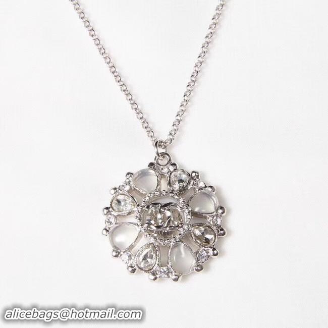 Feminine Chanel Necklace CE2123