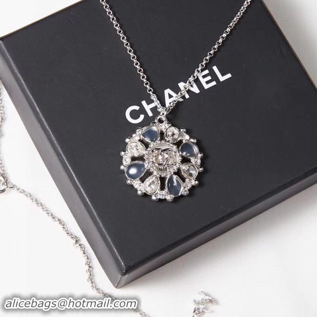 Feminine Chanel Necklace CE2123