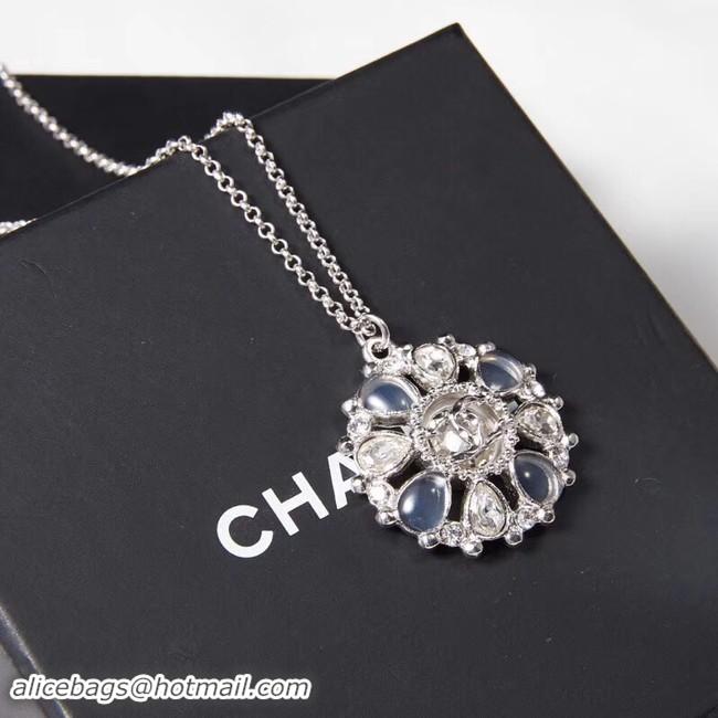 Feminine Chanel Necklace CE2123