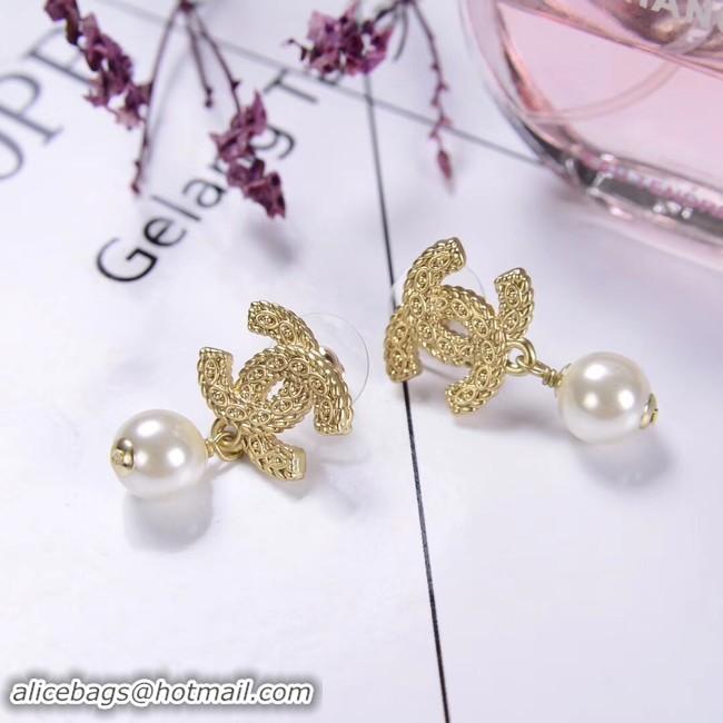 Stylish Chanel Earrings CE2395