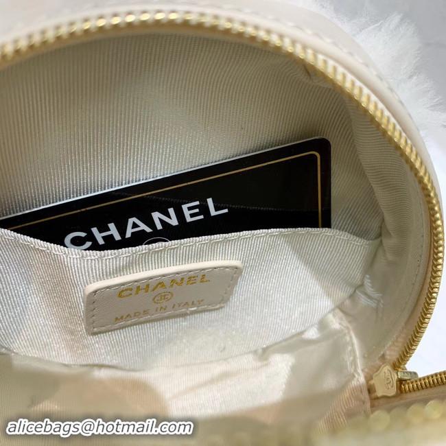 Top Qualiyt Chanel Wool sheepskin & Gold-Tone Metal AP0366 white