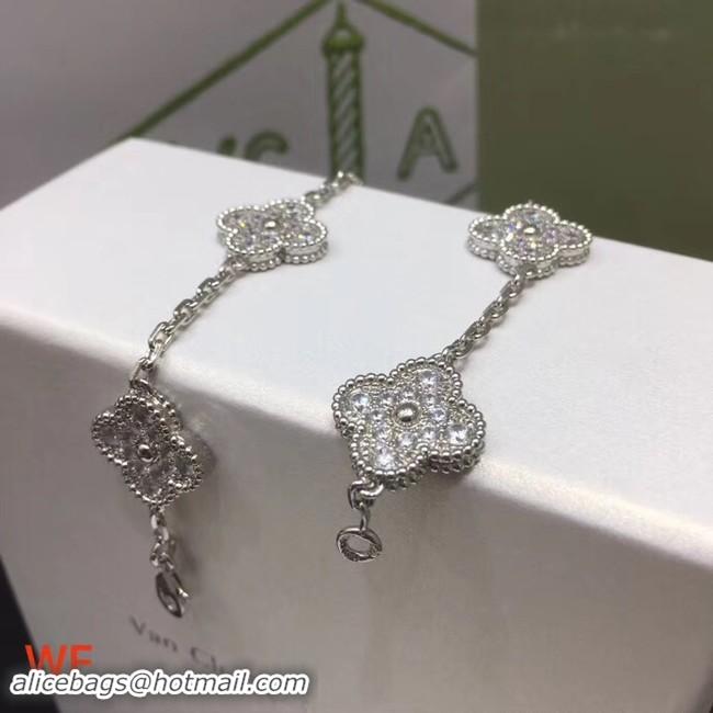 Classic Van Cleef & Arpels Bracelet CE4055