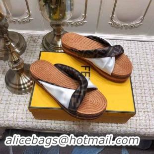 Elegant Fendi Fashion Slippers For Women #692869