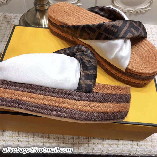 Elegant Fendi Fashion Slippers For Women #692869