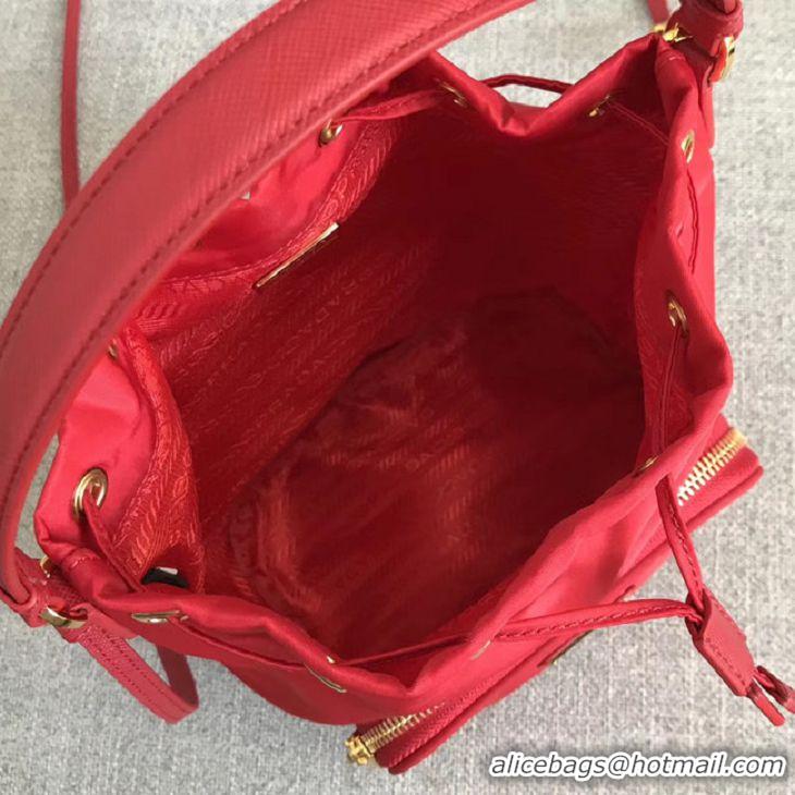 Fashion Imitation Prada Re-Edition nylon Tote bag 81166 red