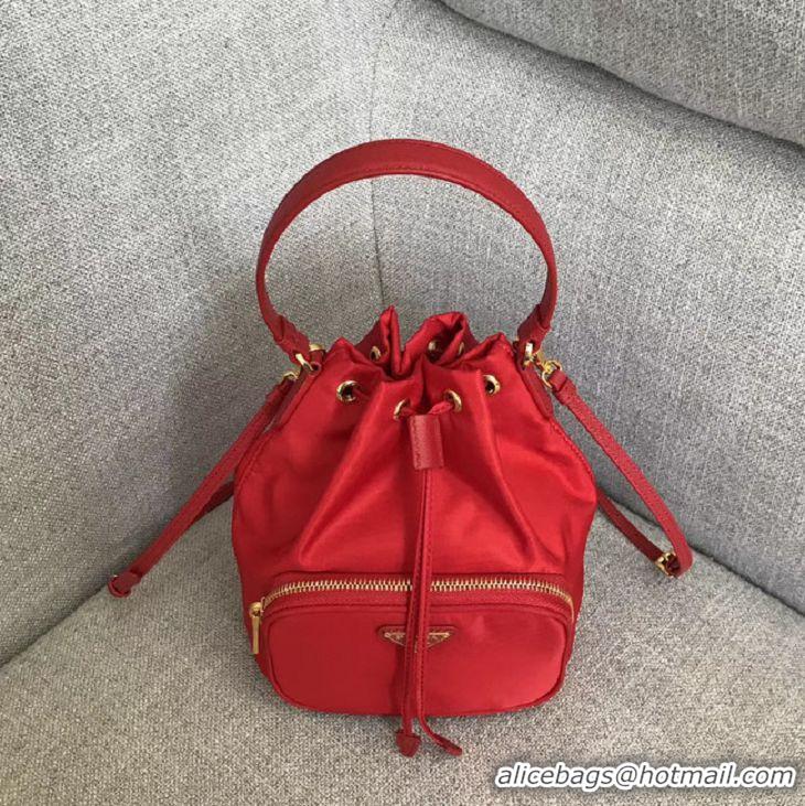 Fashion Imitation Prada Re-Edition nylon Tote bag 81166 red