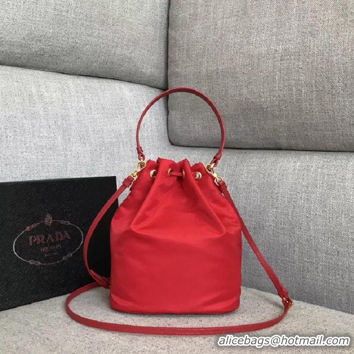 Fashion Imitation Prada Re-Edition nylon Tote bag 81166 red