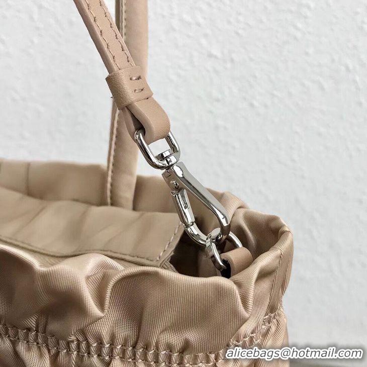 Top Imitation Prada Re-Edition nylon Tote bag 1BG321 apricot