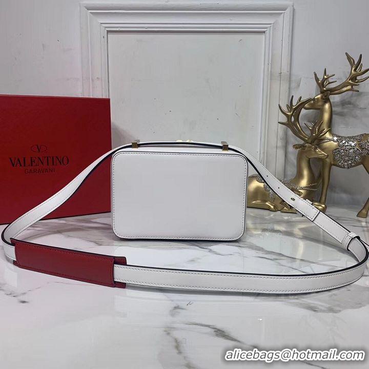 Promotional VALENTINO Origianl leather shoulder bag V0020 white