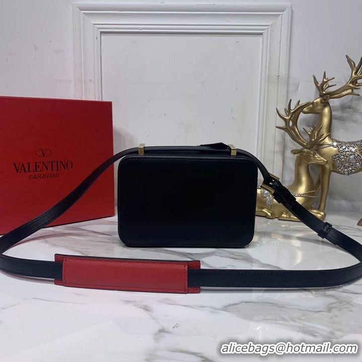 Imitation Classic VALENTINO Origianl leather shoulder bag V0020 black