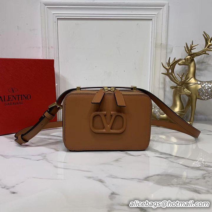 Most Popular VALENTINO Origianl leather shoulder bag V0020 brown