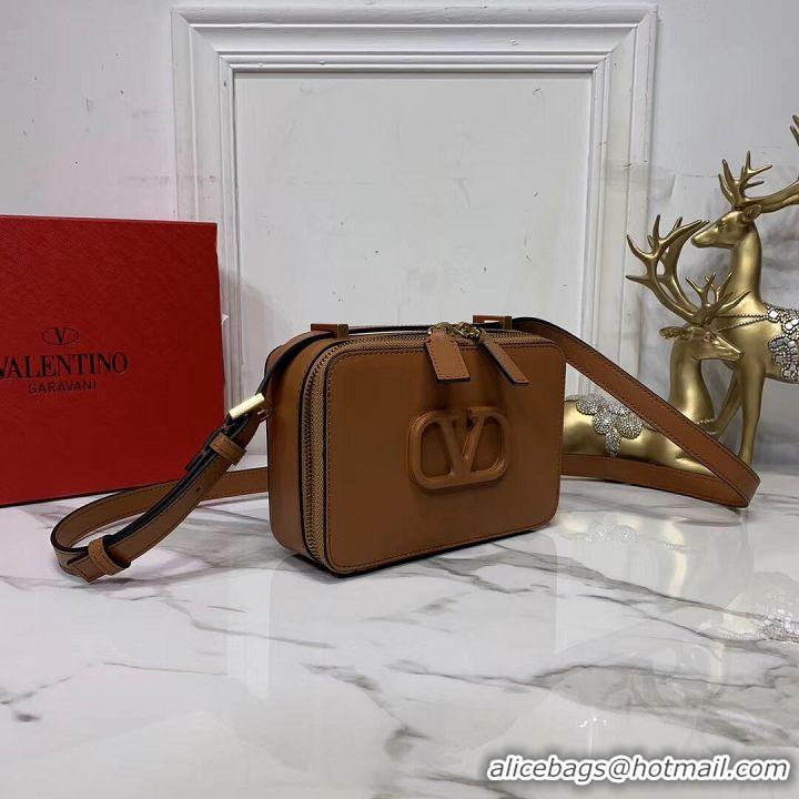 Most Popular VALENTINO Origianl leather shoulder bag V0020 brown