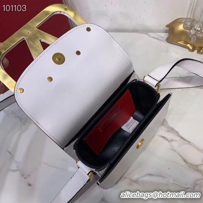 Good Taste VALENTINO Origianl leather shoulder bag V0032A white