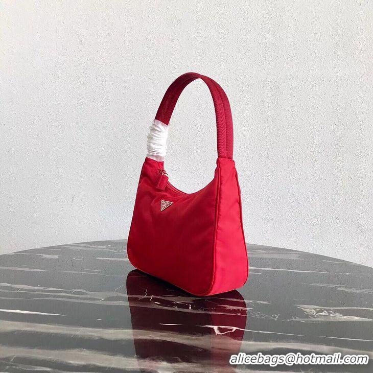 Buy Fashionable Prada Re-Edition nylon Tote bag MV519 red