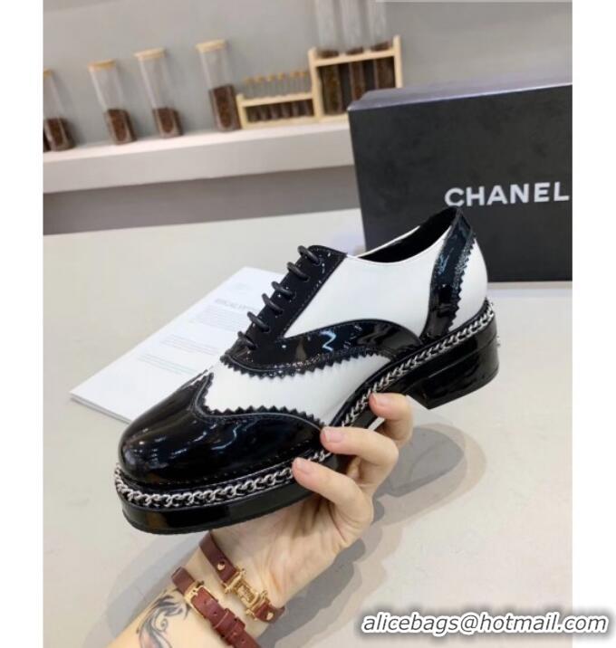 Popular Style Chanel Calfskin and Patent Leather Chain Lace-Ups Loafers G35316 White 2019