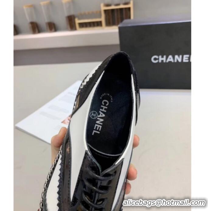 Popular Style Chanel Calfskin and Patent Leather Chain Lace-Ups Loafers G35316 White 2019