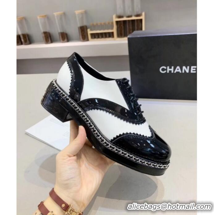 Popular Style Chanel Calfskin and Patent Leather Chain Lace-Ups Loafers G35316 White 2019