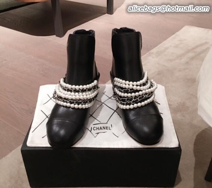 Luxury Discount Chanel Pearl Chain Buckle Short Boots G21619 Black 2019 