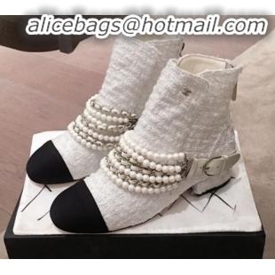 Luxury Chanel Pearl Chain Buckle Short Boots G21619 White 2019 