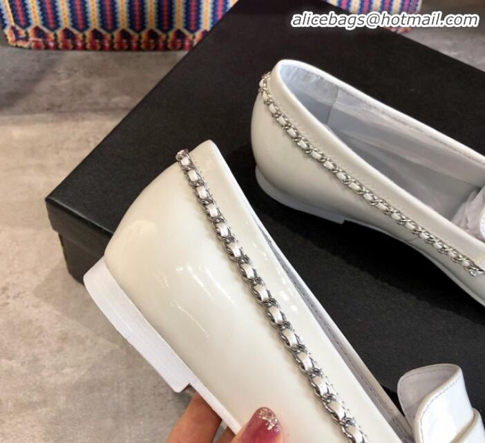 Stylish Chanel Patent Leather Chain Flat Loafers G35631 White 2020