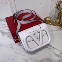 Good Taste VALENTINO Origianl leather shoulder bag V0032A white