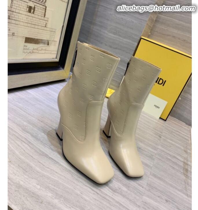 Classic Hot Fendi FFreedom Waxed Leather FF Logo Stamp High-Heel Short Boot G71744 Beige