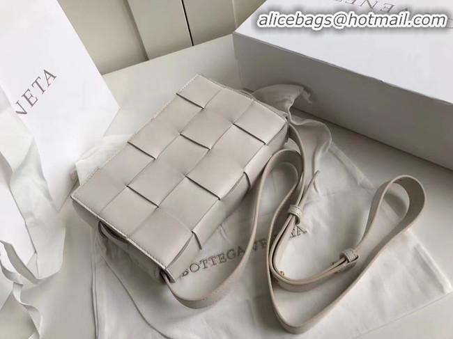 Buy Discount Bottega Veneta Sheepskin Weaving Original Leather 578004 Off White