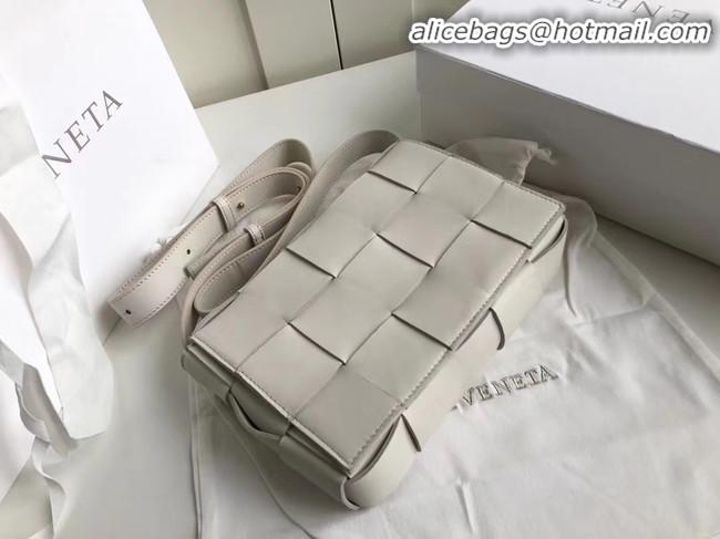 Buy Discount Bottega Veneta Sheepskin Weaving Original Leather 578004 Off White