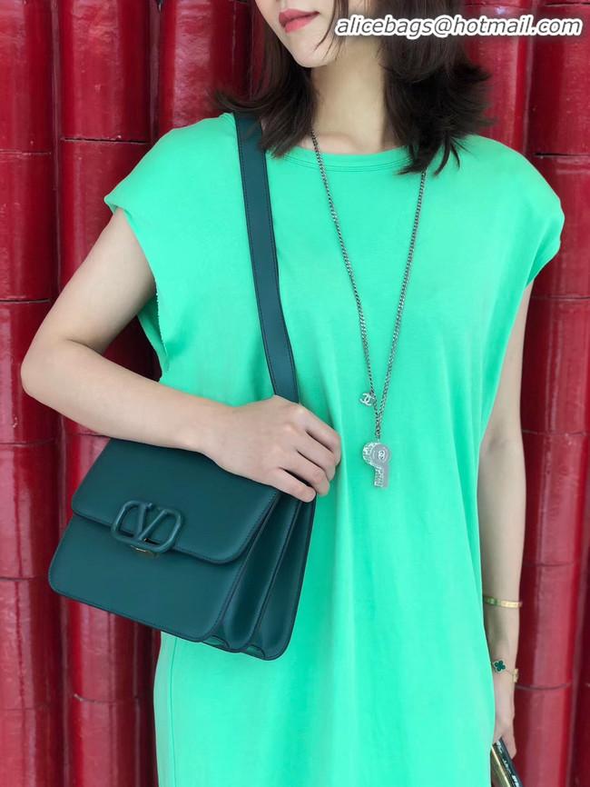 Perfect Inexpensive VALENTINO VLOCK Origianl leather shoulder bag 0908 green