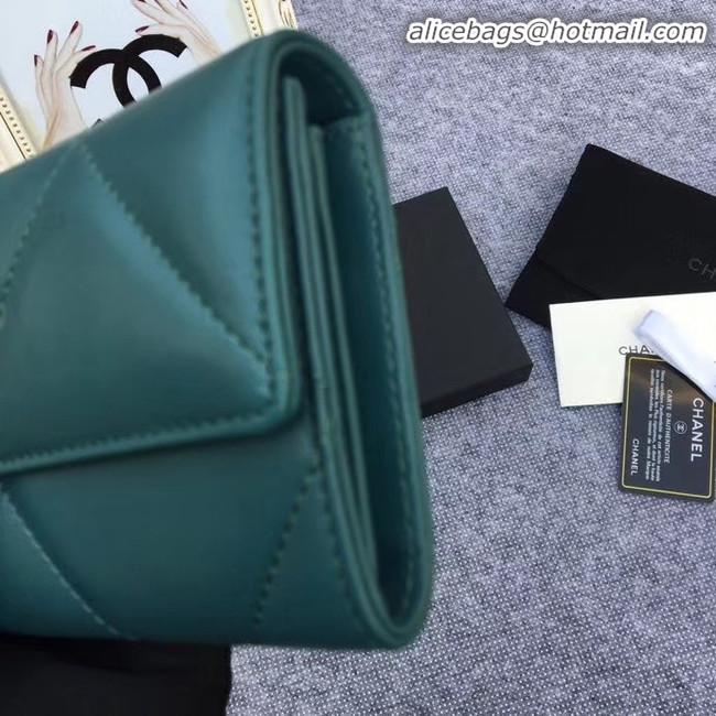 Grade Imitation Chanel sheepskin & Gold-Tone Metal Wallet AP0955 green