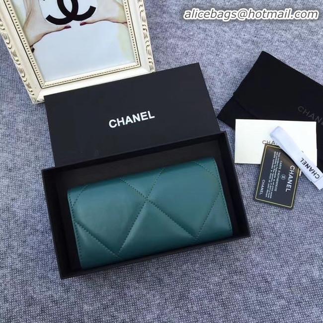 Grade Imitation Chanel sheepskin & Gold-Tone Metal Wallet AP0955 green