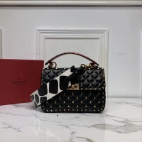 Newly Launched VALENTINO Origianl leather shoulder bag V0122H black