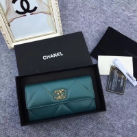 Grade Imitation Chanel sheepskin & Gold-Tone Metal Wallet AP0955 green