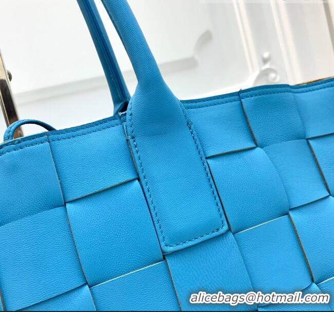 Shop Fashion Bottega Veneta Medium Tote Bag in Maxi Woven Leather BV01023 Blue