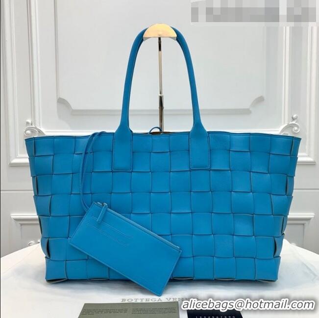 Shop Fashion Bottega Veneta Medium Tote Bag in Maxi Woven Leather BV01023 Blue