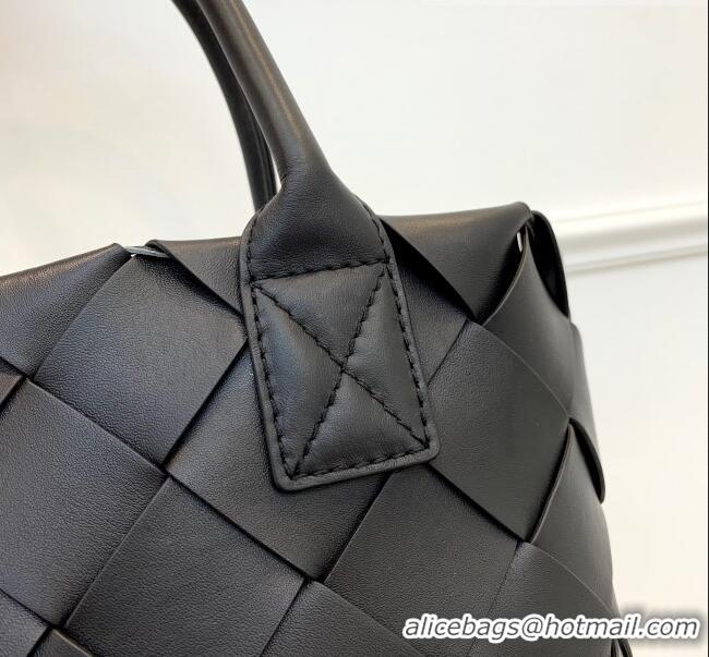 Famous Brand Bottega Veneta Maxi Cabat 30 Tote in Woven Nappa Lambskin BV12603 All Black