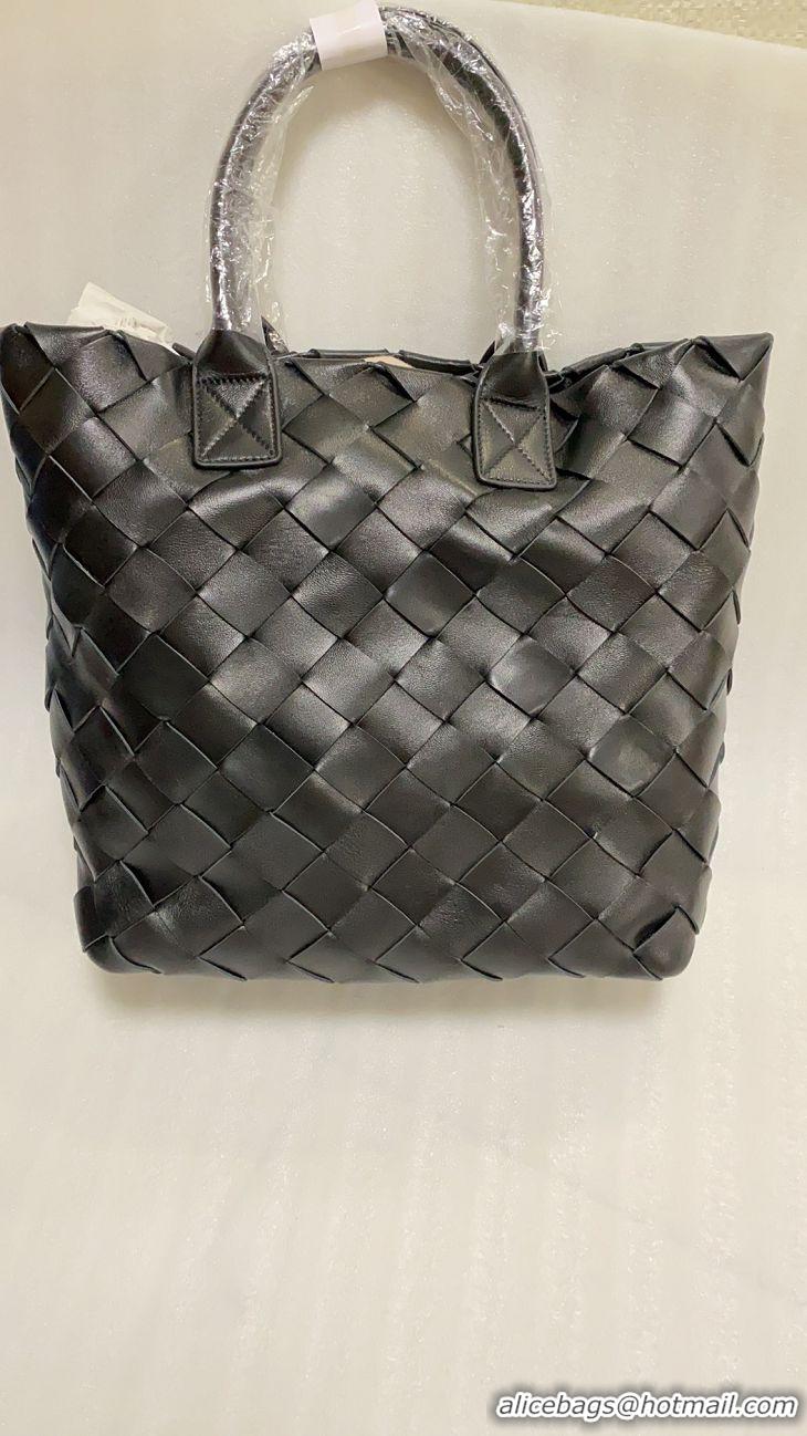 Famous Brand Bottega Veneta Maxi Cabat 30 Tote in Woven Nappa Lambskin BV12603 All Black