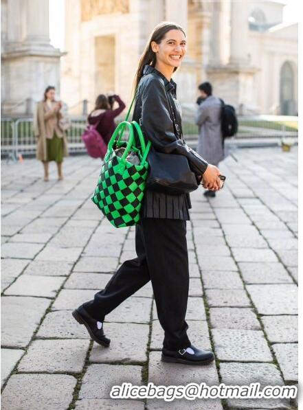 Pretty Style Bottega Veneta Maxi Cabat 30 Tote in Woven Nappa Lambskin BV12603 Bright Green