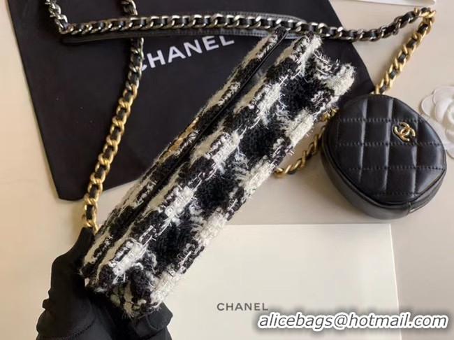 Charming CHANEL 19 Flap Bag WOC 33817 black&white