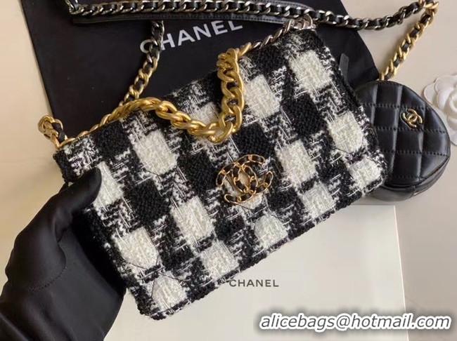 Charming CHANEL 19 Flap Bag WOC 33817 black&white