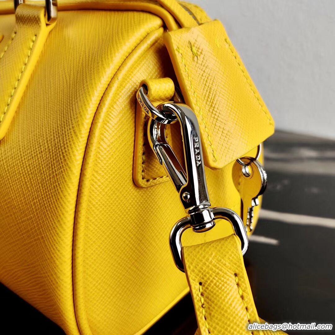 Pretty Style Prada Re-Edition 2005 top-handle bag 1BB846 yellow