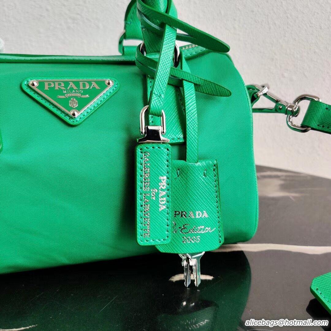 Luxury Hot Prada Re-Edition 2005 top-handle bag 1PR846 green