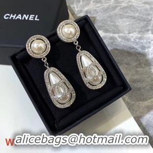 Luxurious Chanel Earrings CE4543