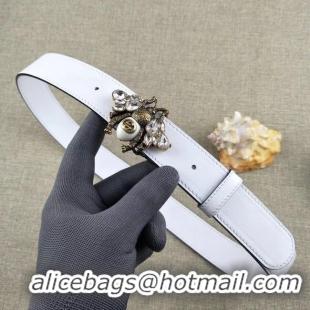 Stylish Gucci leather belt with bee 499638 white