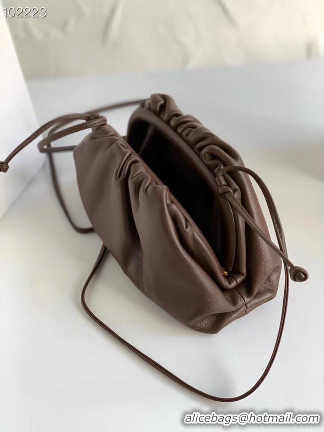 Trendy Design Bottega Veneta THE MINI POUCH 585852 Brownie