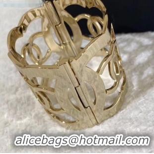 Top Quality Chanel Cutout Metal Cuff Bracelet AB2655 Gold 2019